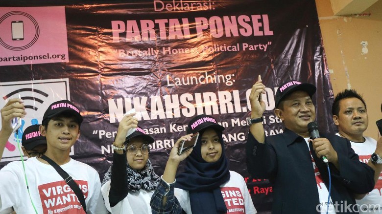 Partai Ponsel, Partai Ciptaan Seorang Psikopat atau Jenius dalam Sejarah Indonesia?