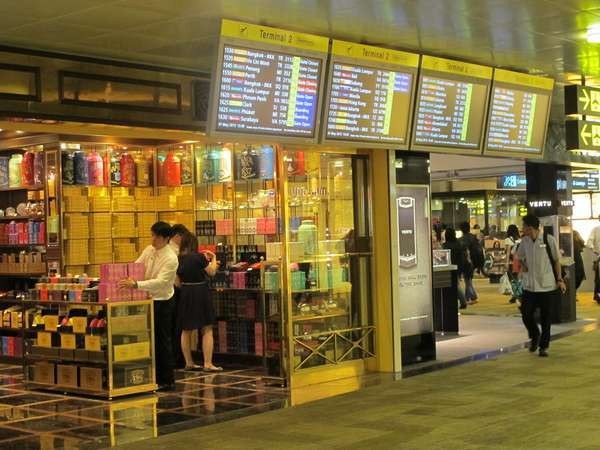 AMPUHH!! Coba Lakukan Hal Ini Saat Bosan Transit di Bandara