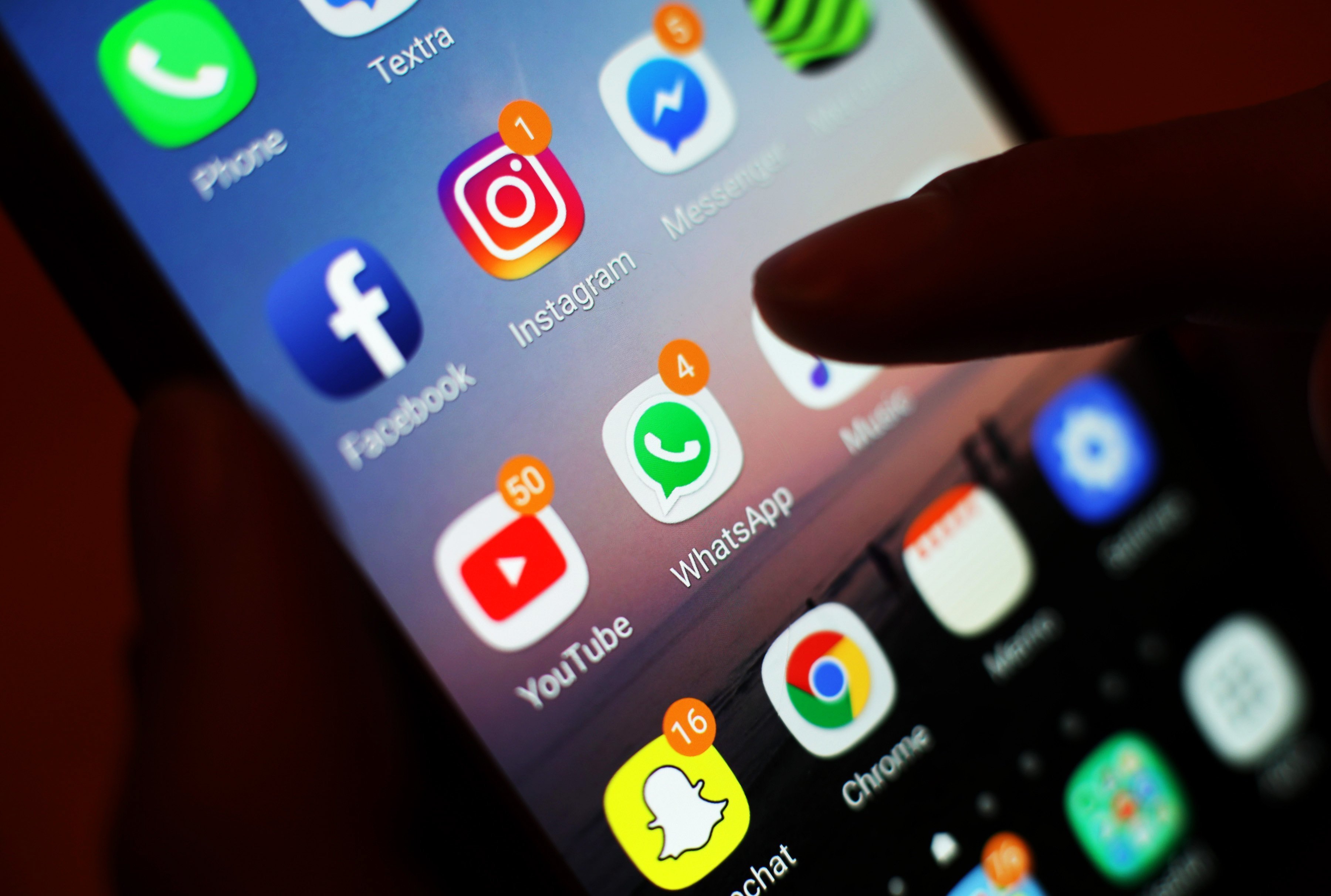 Ada Fitur di Facebook dan Instagram Membatasi Waktu Pemakaian?