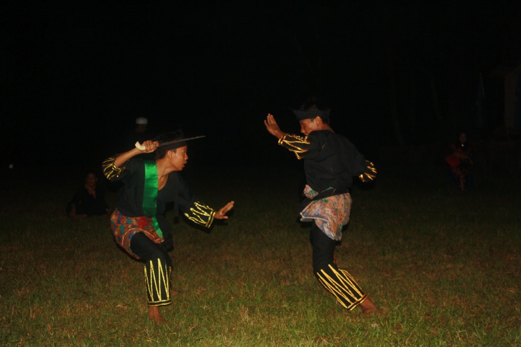 Bertarung Dengan Jin Karena Lupa Sopan Santun