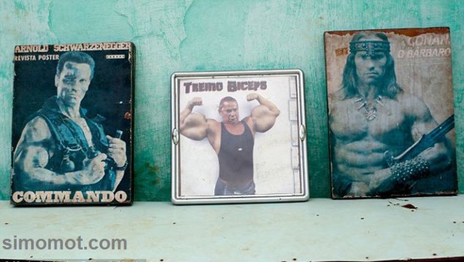 Agan ingin memiliki lengan besar seperti Popeye? Jangan meniru cara ini!