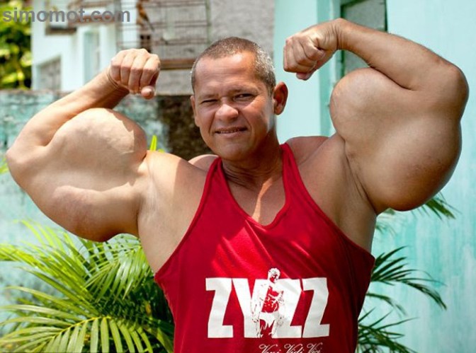 Agan ingin memiliki lengan besar seperti Popeye? Jangan meniru cara ini!