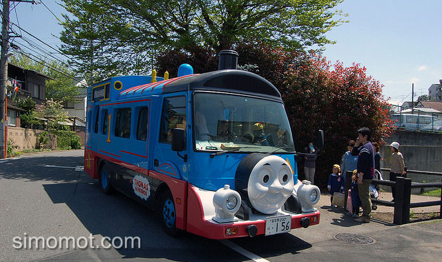 Bus Sekolah Yang Anti Mainstream,Masup Gih!!!!