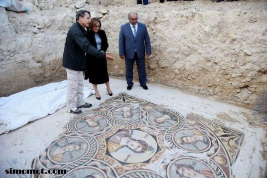 Heboh penemuan mosaik kaca berusia 2000 tahun peninggalan Yunani dan Romawi di Turki