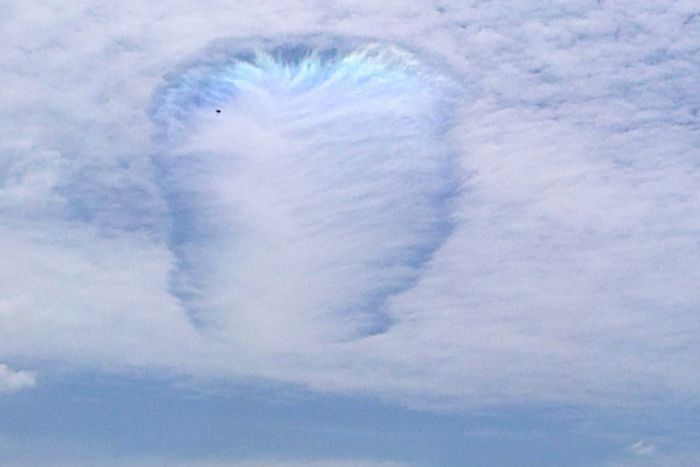 Lubang awan raksasa muncul di Australia, ini foto-fotonya!