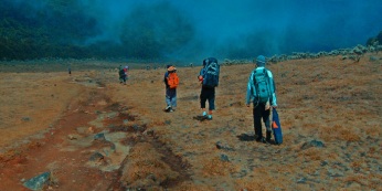 8 tempat wisata paling menantang di Indonesia