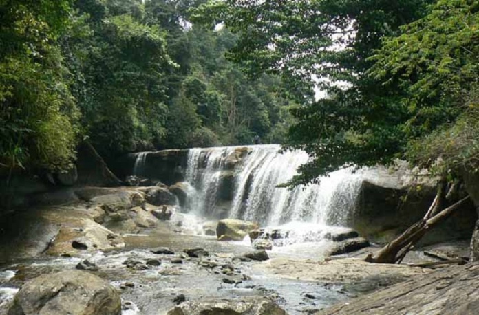 8 tempat wisata paling menantang di Indonesia