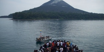 8 tempat wisata paling menantang di Indonesia