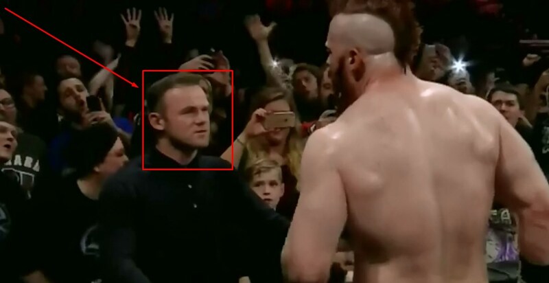 Hebat! Wayne Rooney Tampar Pegulat WWE Sampai Tersungkur