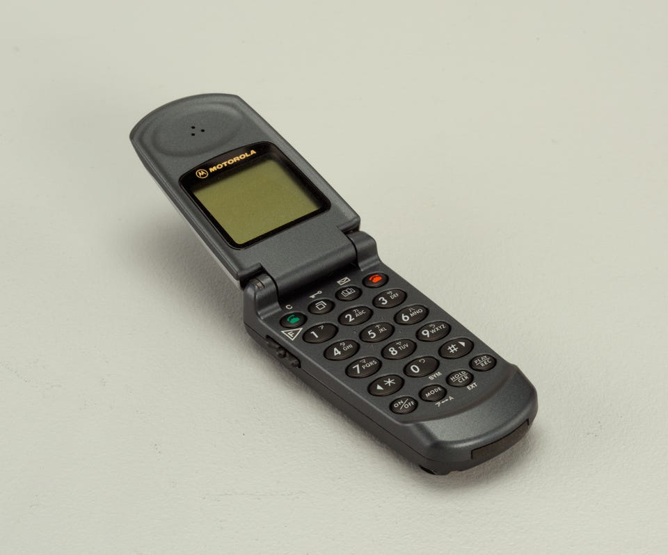 WOW Ini Evolusi Desain Ponsel Selama 80 Tahun Terakhir