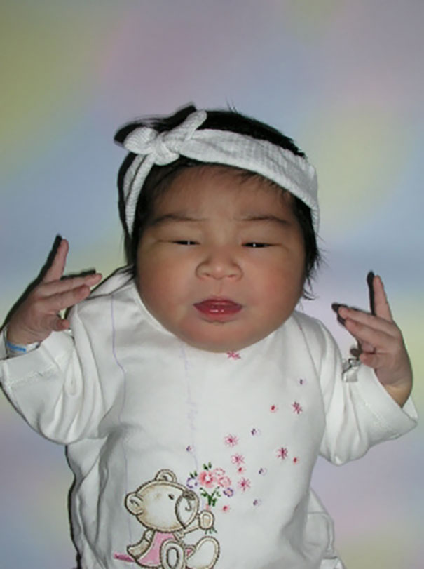 10 Foto Bayi yang Tingkahnya 'Thug Life' Banget!