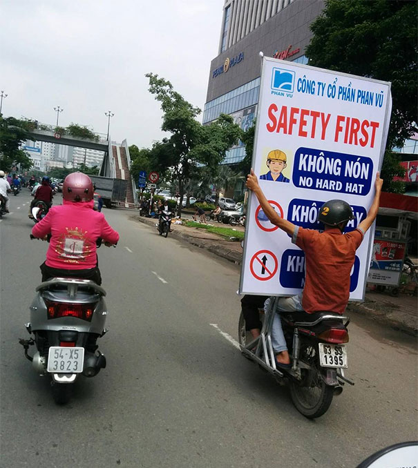 Tingkah Lak-Laki Ini Berbahaya, Jangan Ditiru di Rumah