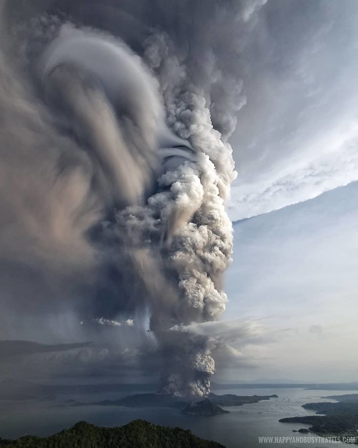 10 potret betapa menakjubkan sekaligus mengerikannya erupsi gunung Taal di Filipina.