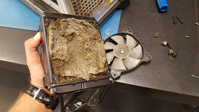 Ngakak, Potret Betapa Kocaknya Kekacauan Yang Harus di Hadapi Para IT Support.