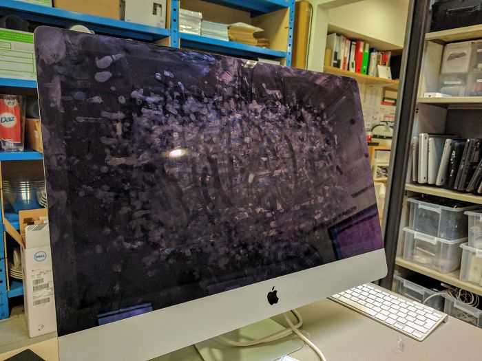 Ngakak, Potret Betapa Kocaknya Kekacauan Yang Harus di Hadapi Para IT Support.