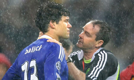 Ballack Pensiun, gagal angkat Thropy bergengsi gara2 angka sial no.13 ? 