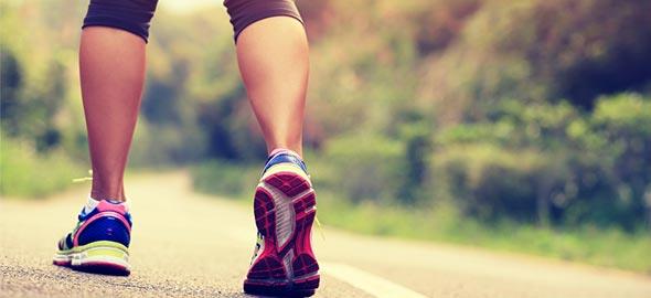 Gak Nyangka! 5 Kebiasaan Sepele Ini Bisa Bikin Kaki Bau