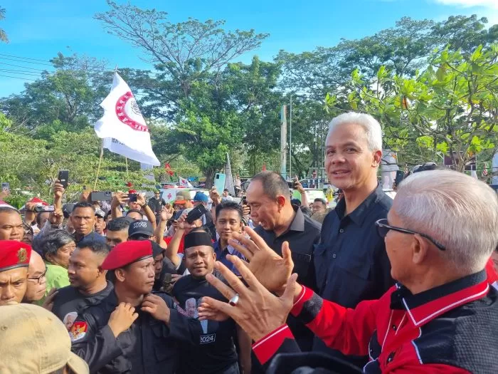 Bertemu Petani di Kendari, Ganjar Diminta Tak Bangun Jalan Tol, tapi Habisi Koruptor