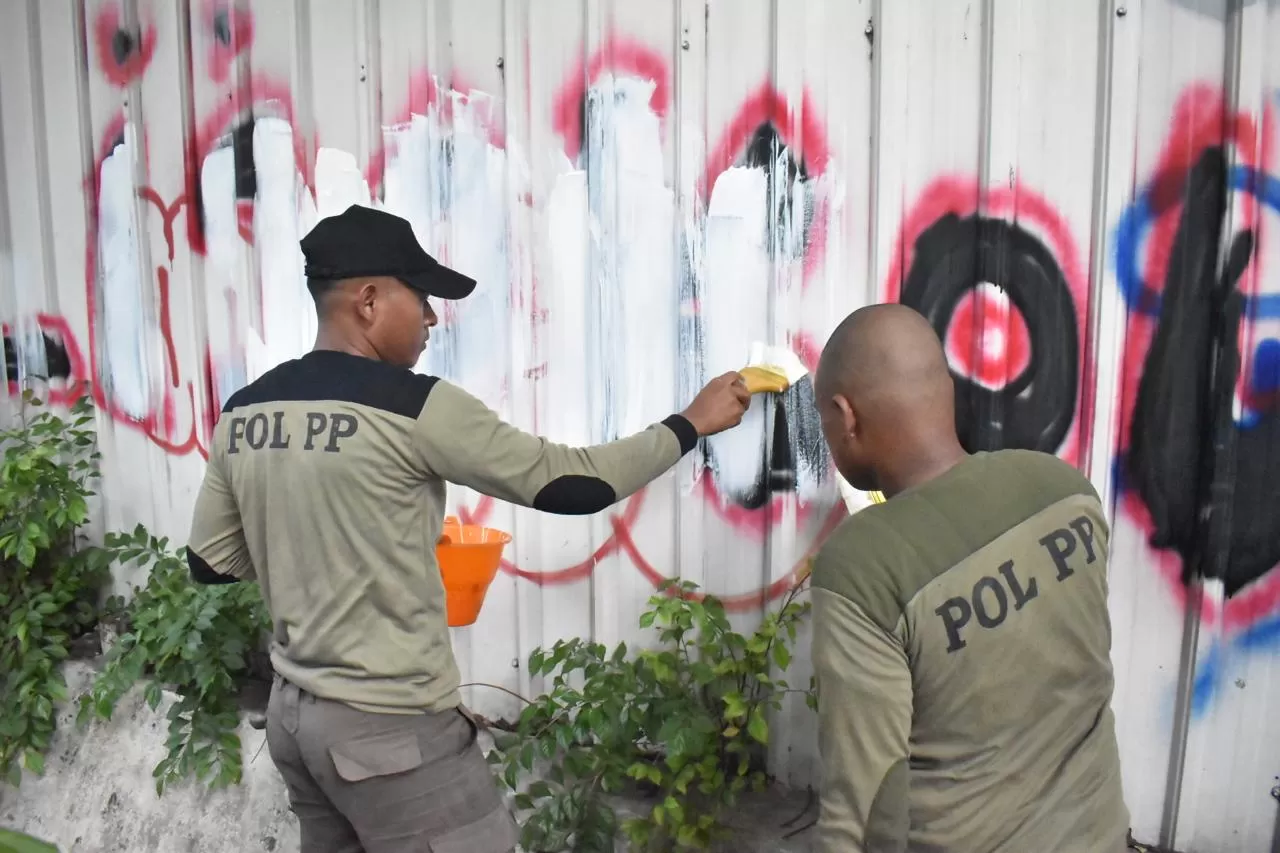 Ormas GRIB Geruduk Kantor Satpol PP Senen karena Copot Banner