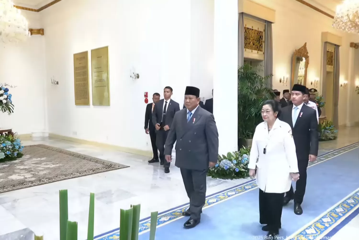 Momen Langka! Prabowo, Megawati, dan Gibran Kumpul di Satu Forum, Hadiri ...