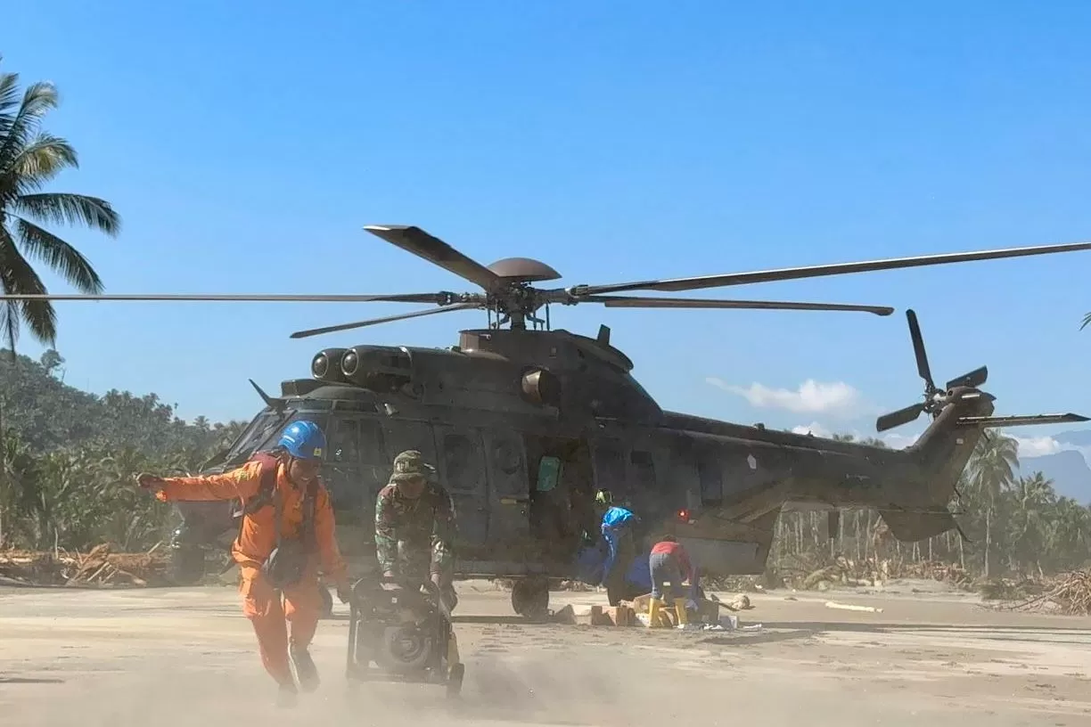 TNI AU Kirim Helibox untuk Pengungsi Banjir di Aceh Tamiang