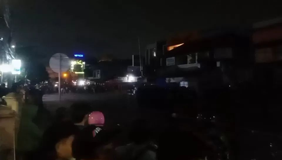 Ribuan Massa Aksi Yang Tak Dikenal Berusaha Menyerang Polsek Pondok Gede