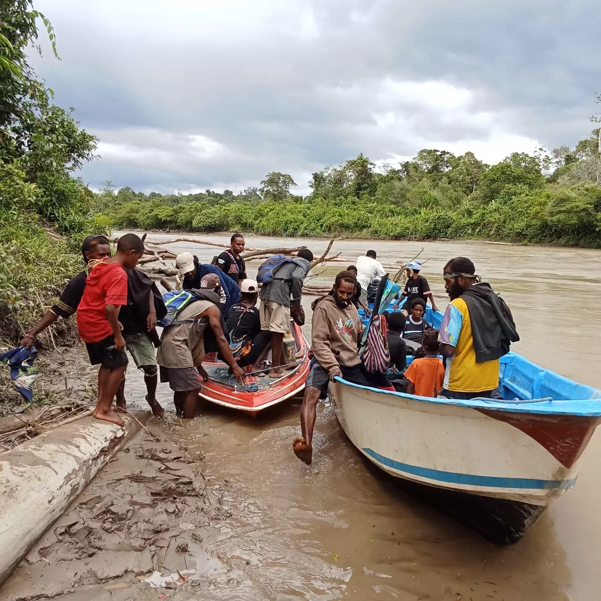 akibat-serangan-helikopter-tni-di-distrik-gearek-nduga-picu-pengungsian-warga-sipil