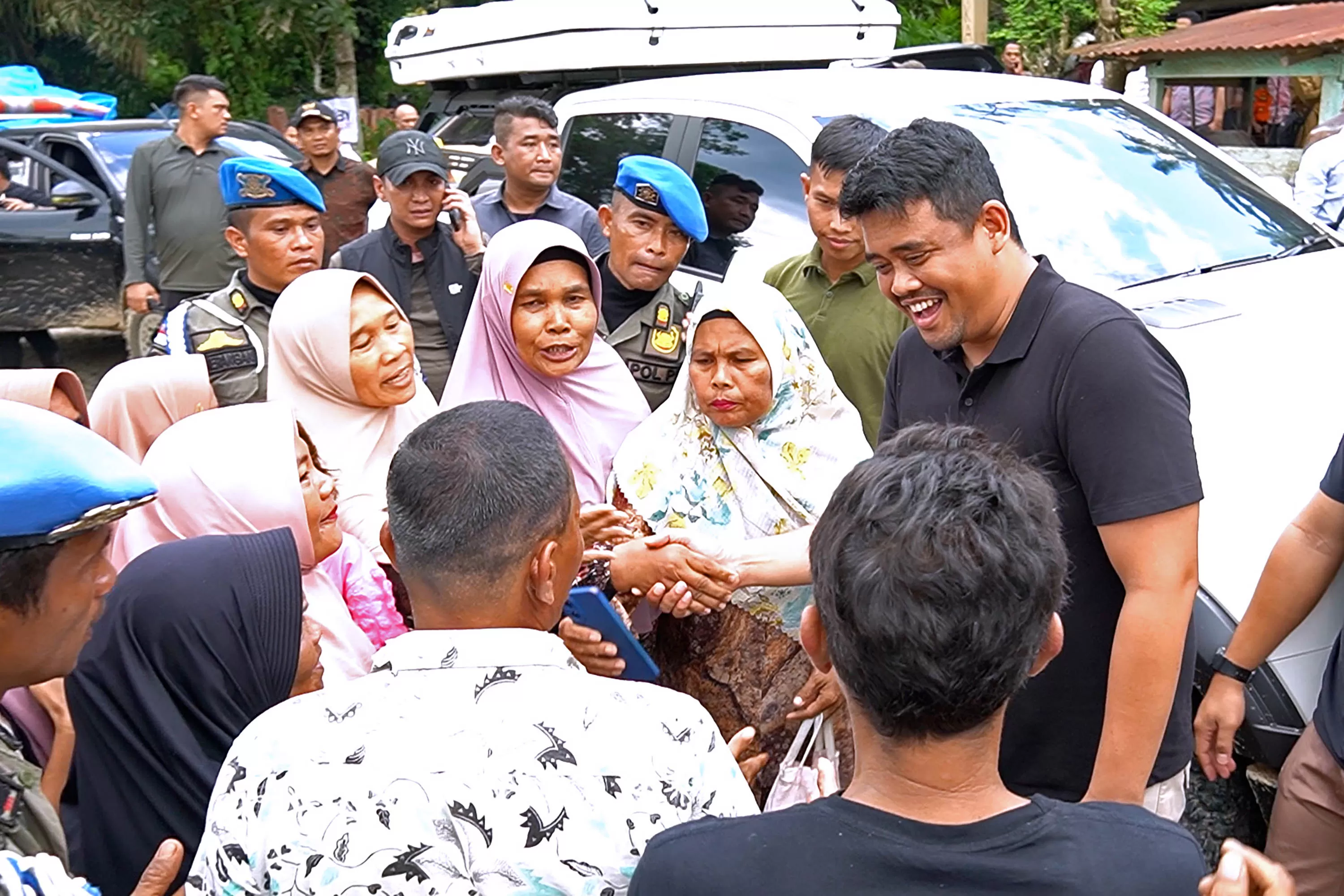 Jalan di Paluta-Tapsel 20 Tahun Rusak Parah, Warga Ngadu ke Bobby Nasution