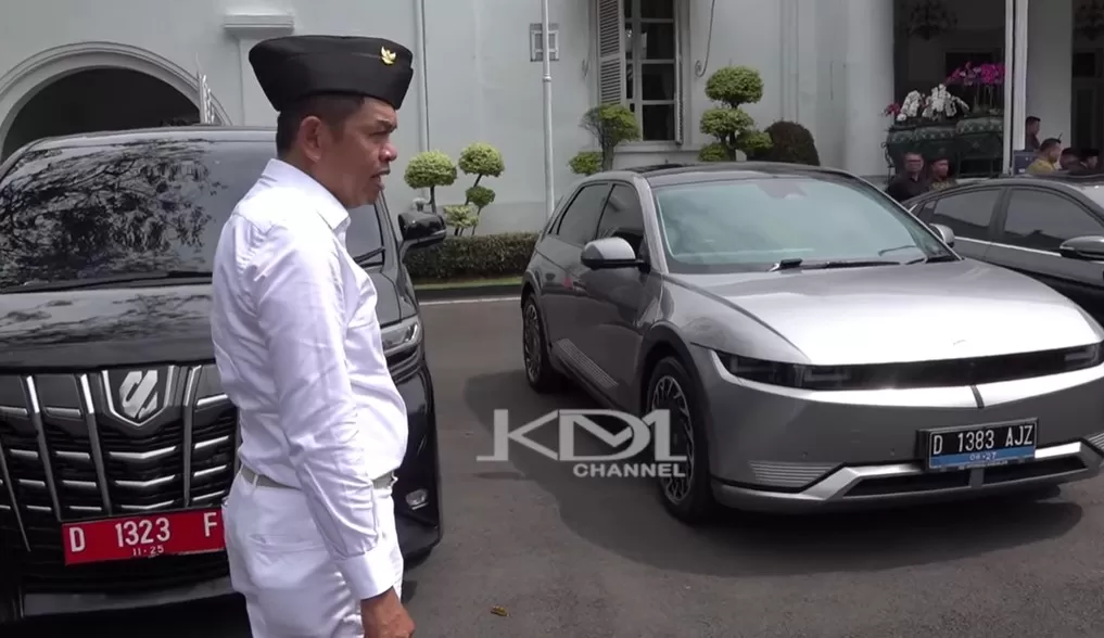 bagi-bagi-mobil-dinas-gubernur-jabar-dedi-mulyadi-saya-disisakan-innova-zenix-aja