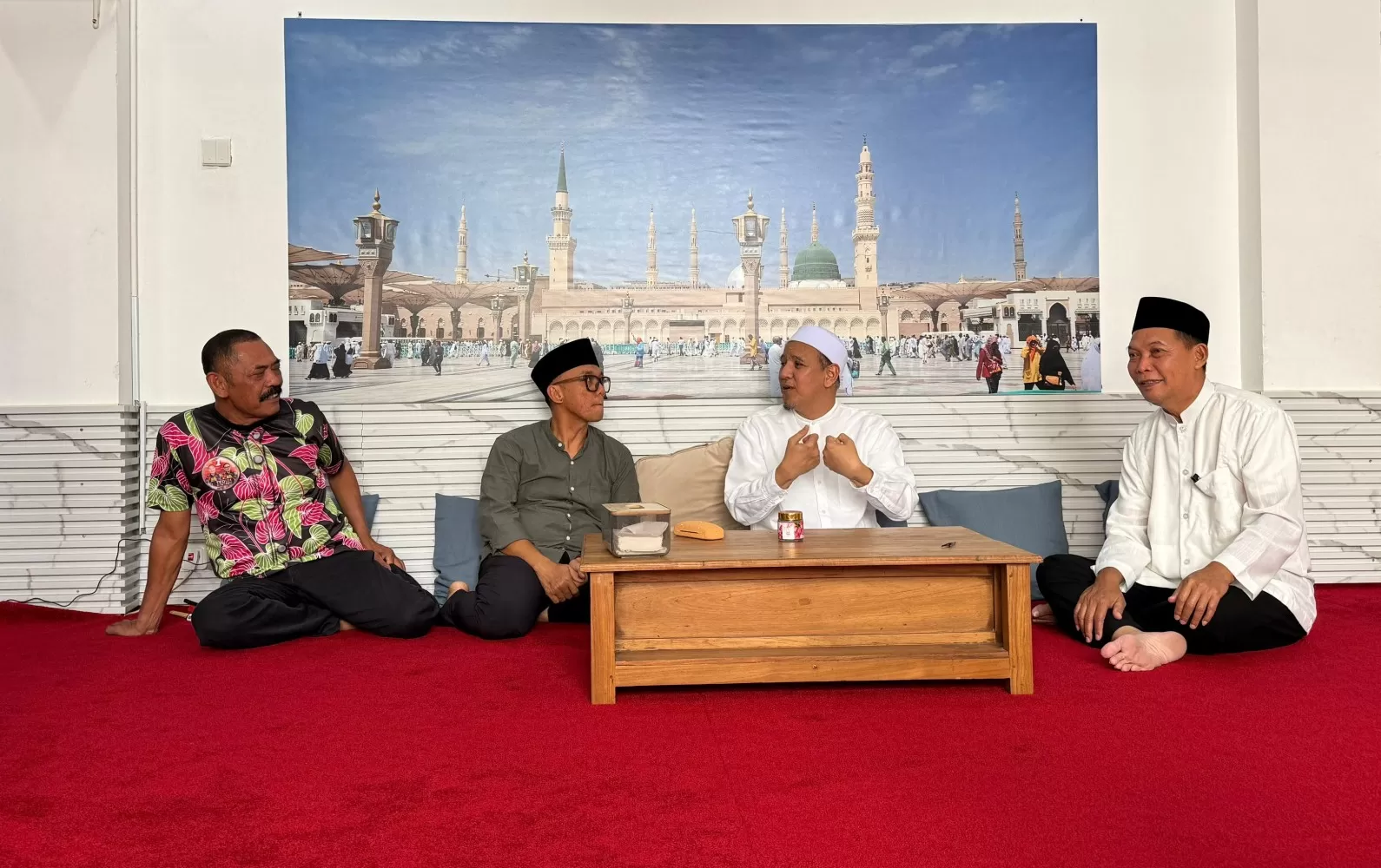 Habib Novel Senang Tokoh Nasionalis Berkunjung ke Rumahnya - Radar Solo
