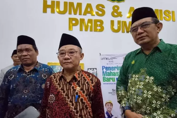 Menteri Dikdasmen Gagas Aturan Guru PPPK Tetap Bisa Mengajar di Sekolah Swasta