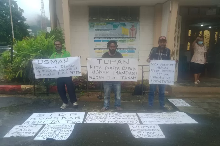 Uskup Merauke dinilai tak mampu gembalakan umat Papua Selatan