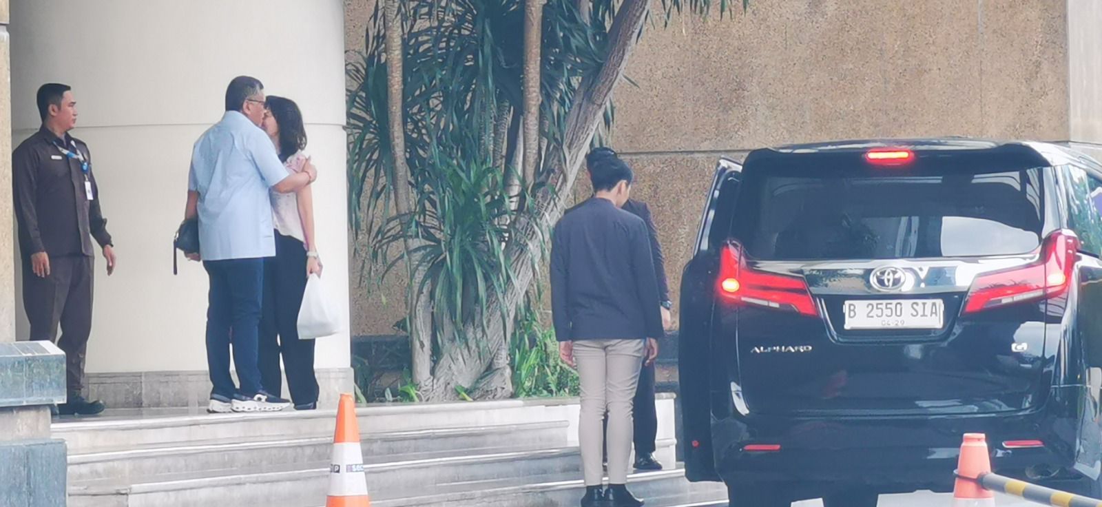 Ini Foto Hasto yang Bikin Geger hingga Dugaan Selingkuh, Sosok Yola alias indri