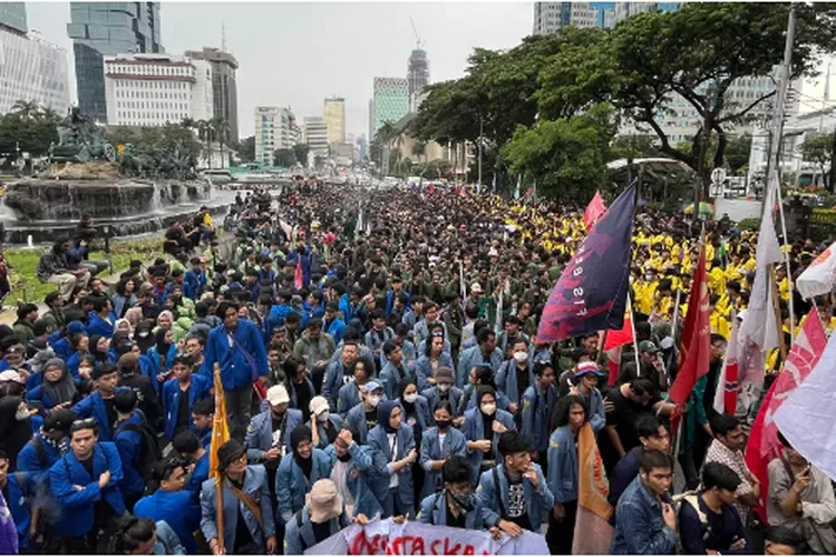 Pidato Jokowi Dibayar Tuntas Demo Mahasiswa Indonesia Gelap di Bawah Tirani Prabowo