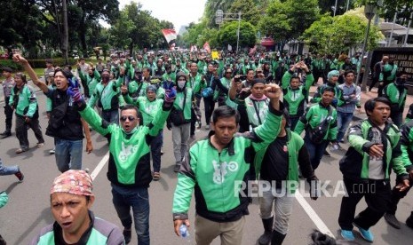 tiap-hari-ada-500-pengendara-ojekonline-baru-di-bekasi