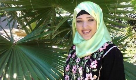 Kisah Perempuan Non-Muslim AS yang Memilih Berhijab :)b