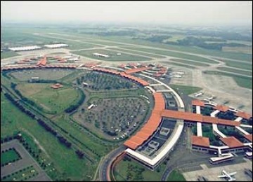 (BUAT YANG KE BANDARA) Mulai 26 Desember Pintu M1 Bandara Soetta Ditutup