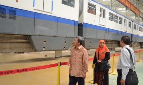 &#91; lu..Lu - wa..Wa.. &#93; DPRD: &quot;Ngapain&quot; Jokowi Pakai &quot;Groundbreaking&quot; Monorel?