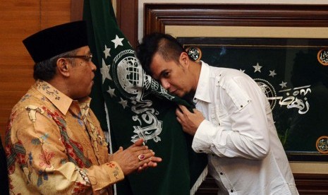 Ahmad Dhani 'Gemblung', Tak Mengerti Sejarah

