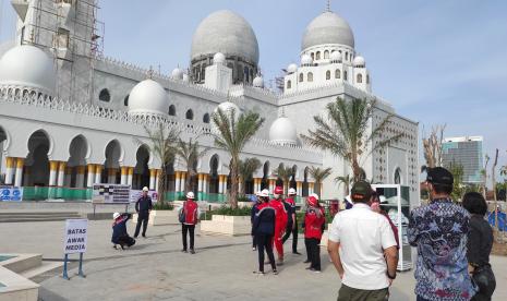 Taman di masjid Sheikh Zayed Tak Sesuai Harapan, Menteri Basuki Minta Rombak Total