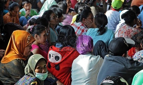 Pengungsi Kelud 'Serbu' Relawan La Nyalla Academia