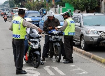 Gak ada SIM tapi bisa lolos ketika ditilang polisi