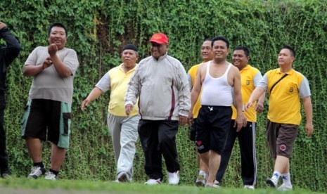 di-padang-menlu-australia-lari-pagi-di-tengah-kabut-asap-tanpa-masker