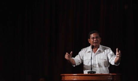 (SEMAKIN BERKIBAR) Prabowo: Mau Memimpin Indonesia? Ke Psikiater Dulu