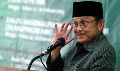 habibie-siap-bangun-industri-pesawat-di-batam