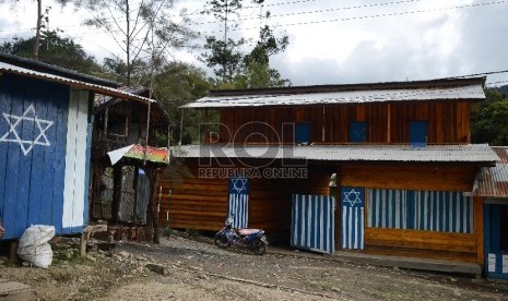 gidi-denda-warga-yang-tak-mengecat-rumah-dengan-warna-israel