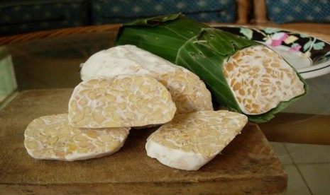 baznas-salurkan-mesin-penggiling-tempe