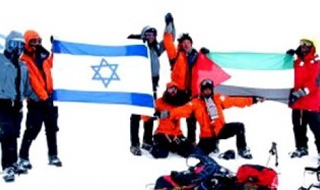 Mengenang Gunung Pesahabatan Israel-Palestina di Antartika