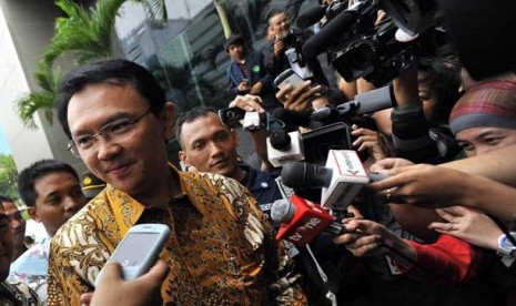 Jokowi Beri Ahok Tiga Bulan untuk Pindah Angkutan Umum