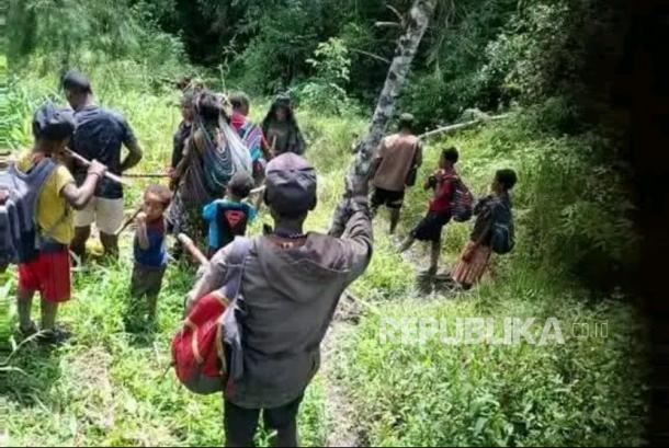 Gereja: 950 Warga Papua Tengah Mengungsi akibat Konflik TNI dan OPM